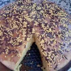 A picture of Torta de naranja con un toque de kolor 😀.