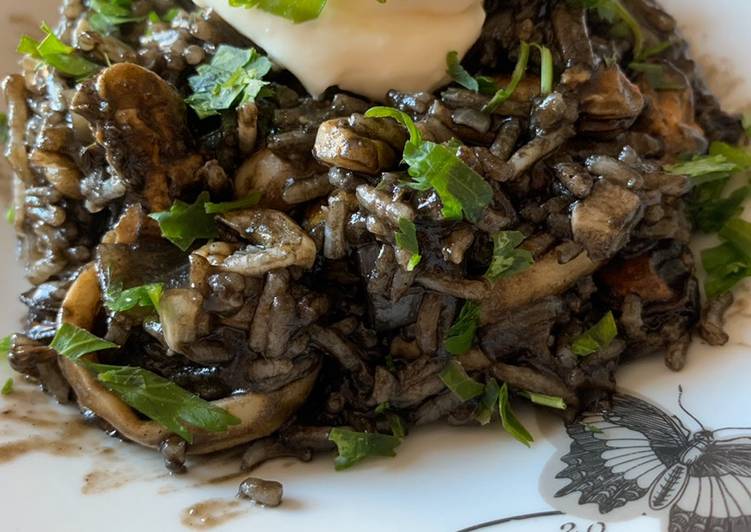 Arroz negro con frutos del mar