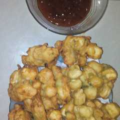 A picture of Bakwan tahu krenyeess & saus bombay Simple.. 😱.
