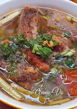 Hình của món Canh cá diếc chua ngọt.