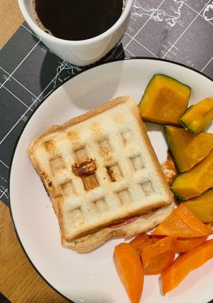 รูปของ แซนวิชทูน่าสเปรด ผักนึ่ง 🥪🥕🎃