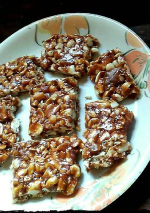 A picture of Peanut Chikki.