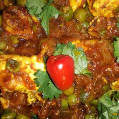 A picture of Matar Paneer.