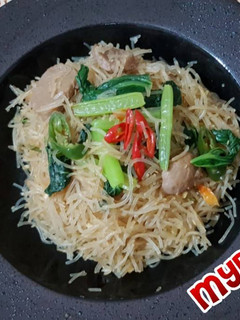 Foto resep Soun goreng pedas caisim bakso✅