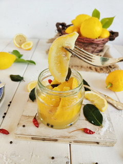 Foto di Limoni sotto sale