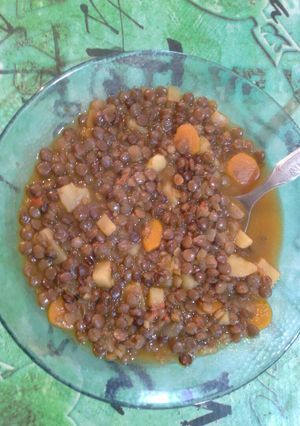 Una foto de Guiso de lentejon vegano y light!