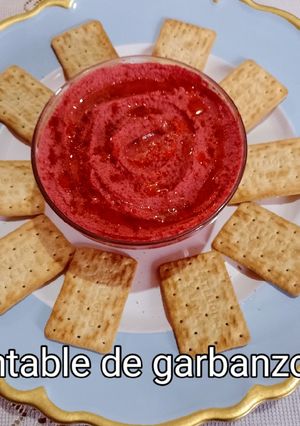 Una foto de Untable de garbanzo y remolacha😋