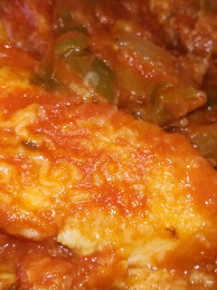 Una foto de Bacalao con pisto