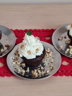 Una foto de Cupcakes de chocolate con aceite 🧁 versión saludable