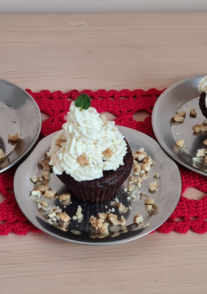 Una foto de Cupcakes de chocolate con aceite 🧁 versión saludable