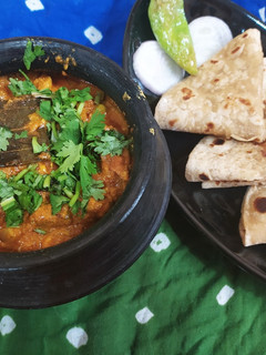 પનીર મિક્સ હાંડી(paneer mix handi recipe in gujarati) રેસીપી મુખ્ય ફોટો