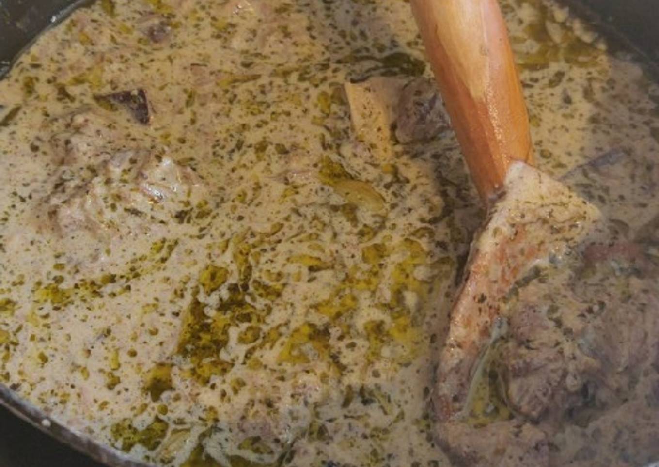 Kashmiri Lamb Yakhni (Lamb with Mint Yoghurt curry)