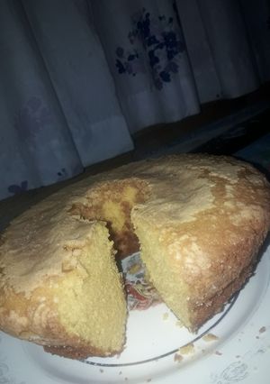 Una foto de Torta con flan de cajita