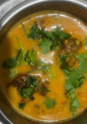 A picture of Kadi Pakoda.