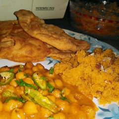 Cholay batory with halwa puri A picture of Cholay batory with halwa puri.