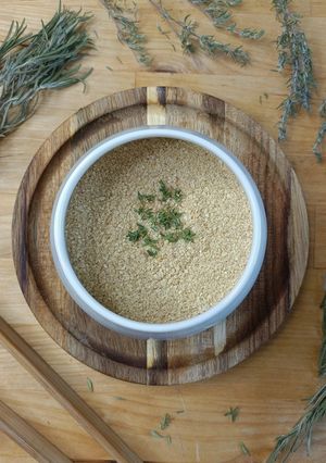 Une photo de ''Parmesan'' végétal cajou chapelure de pain levure maltée (sans fromage)