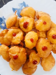 आलू के पकोड़े (Aloo ke pakode recipe in hindi) रेसिपी मुख्य फोटो