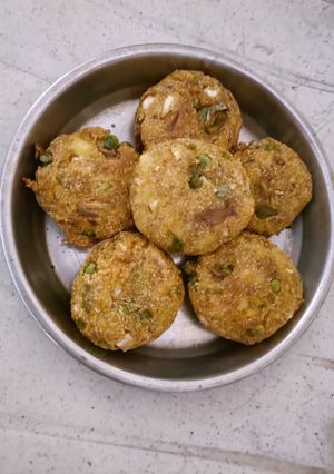 सब्जी टिक्की (sabzi tikki recipe in Hindi) रेसिपी मुख्य फोटो