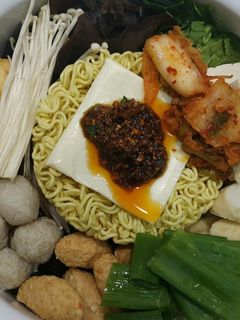 Foto resep Budae Jjigae / Korean Army Stew