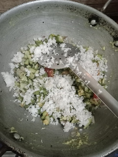 பால் பாகற்காய் பொரியல்(bittergourd poriyal recipe in tamil) செய்முறை முக்கிய புகைப்படம்