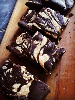 Una foto de Brownie de porotos negros