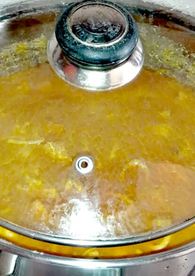 Una foto de Cazuela de fideos amarillos