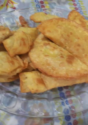عکسی از دستور پیراشکی پنیری قارچ و مرغ 😋