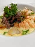 เฟตตุชินีครีมโฟมกั้งและหอยเชลล์ (Fettuccine Foam Cream Crayfish and Scallop)