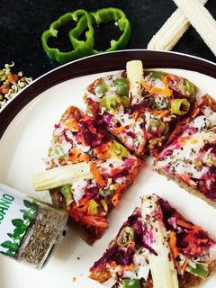 स्प्राउट पिज़्ज़ा (Sprout Pizza recipe in hindi) रेसिपी मुख्य फोटो