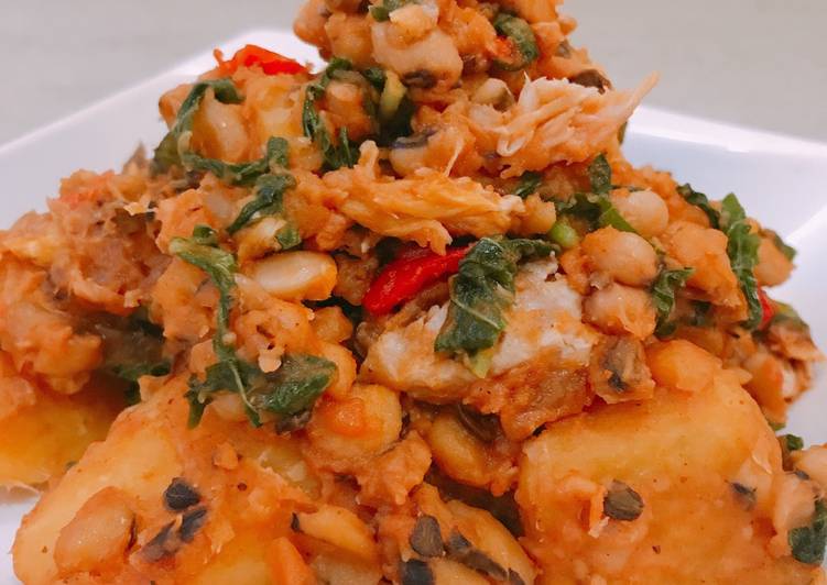 Simple Way to Prepare Favorite Kiddies meal.. yam/beans with shredded smoked titus fish veg