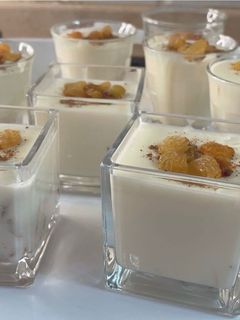 صورة لوصفة مهلبية بالقرفه والزبيب