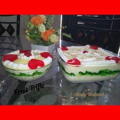 A picture of Fruit Trifle Yummmyyy Dessert.