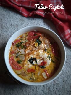Foto resep Telur Ceplok kuah santan bumbu kari
