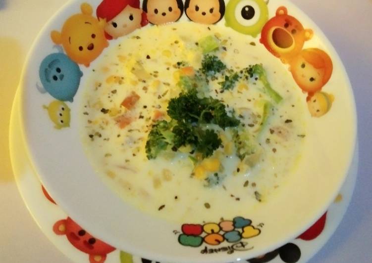 Recipe: Perfect Creamy jagung, wortel &amp; brokoli  soup#MenuSehatAnak