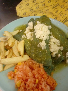 Una foto de Enchiladas verdes rellenas de queso