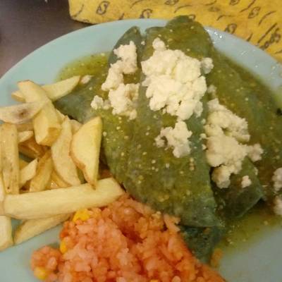 Enchiladas verdes rellenas de queso Receta de Carito Sagaz- Cookpad