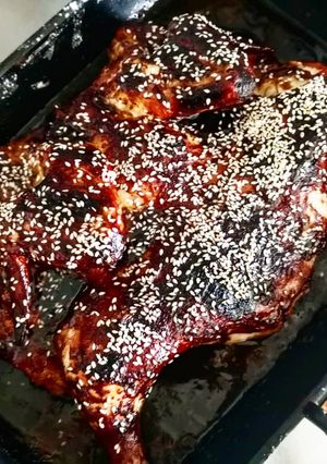 A picture of Juicy winy Black pepper grilled chicken.