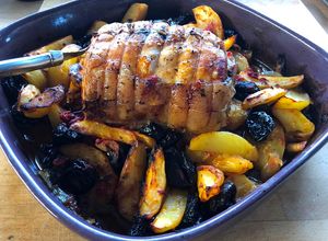 Une photo de Rôti de porc pruneaux pomme de terre