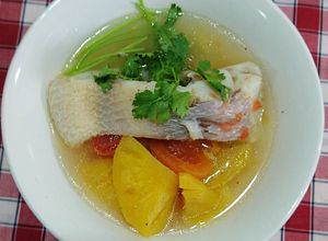 Hình của món Canh cá diêu hồng nấu thơm cà.