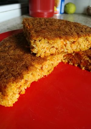 Una foto de Torta de avena, zanahorias y naranja