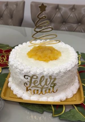 Foto de Bolo branco com coco e ananás