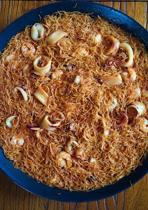 Foto principal de Fideuà integral con calamares y langostinos