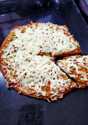 પીઝા (Pizza Recipe in Gujarati) રેસીપી મુખ્ય ફોટો