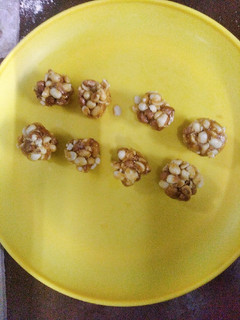 நிலக்கடலை உருண்டை (Nilakadalai urundai recipe in tamil) செய்முறை முக்கிய புகைப்படம்
