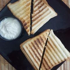 A picture of Curd sandwich.