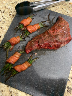 A picture of Smoked bacon wrapped green beans.