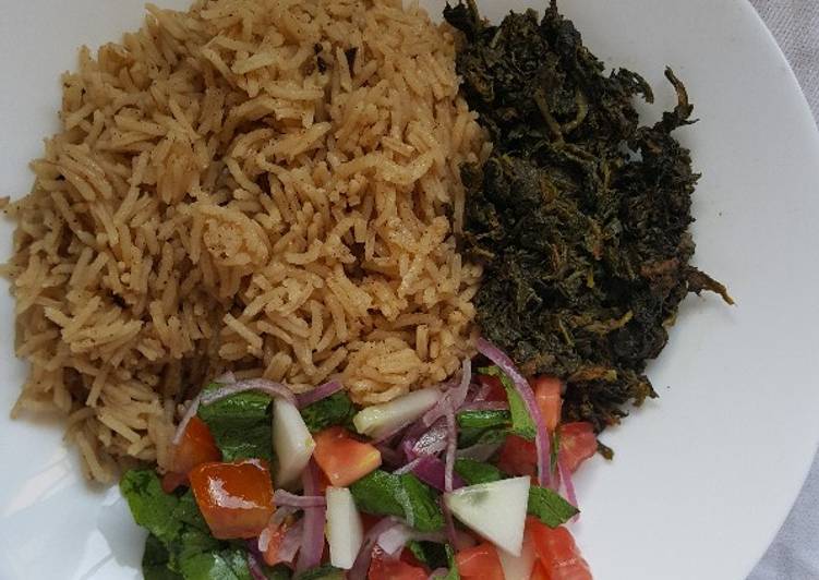 Simple Way to Prepare Ultimate Easy Pilau Managu and Green Salad