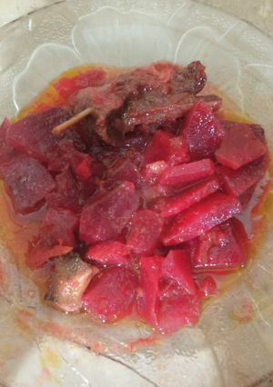 A picture of Chukandar gosht(mutton).