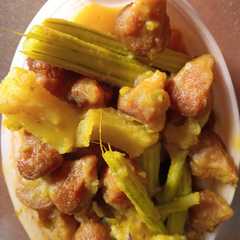 A picture of ডাঁটা আলু বড়ি তরকারি(data aloo borir torkari recipe in Bengali).