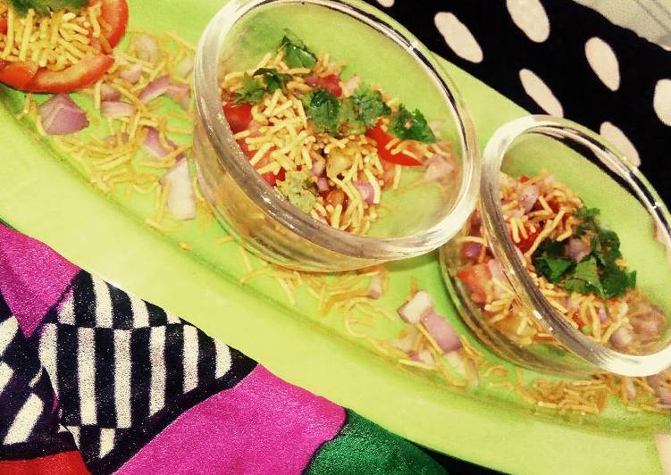 Steps to Make Super Quick Homemade Tangy Tomato chat